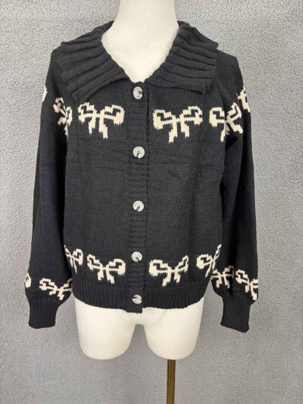 Meyhad Women's Scalloped Collar Bow Knit Sweater Cardigan Black/Cream Small NWT